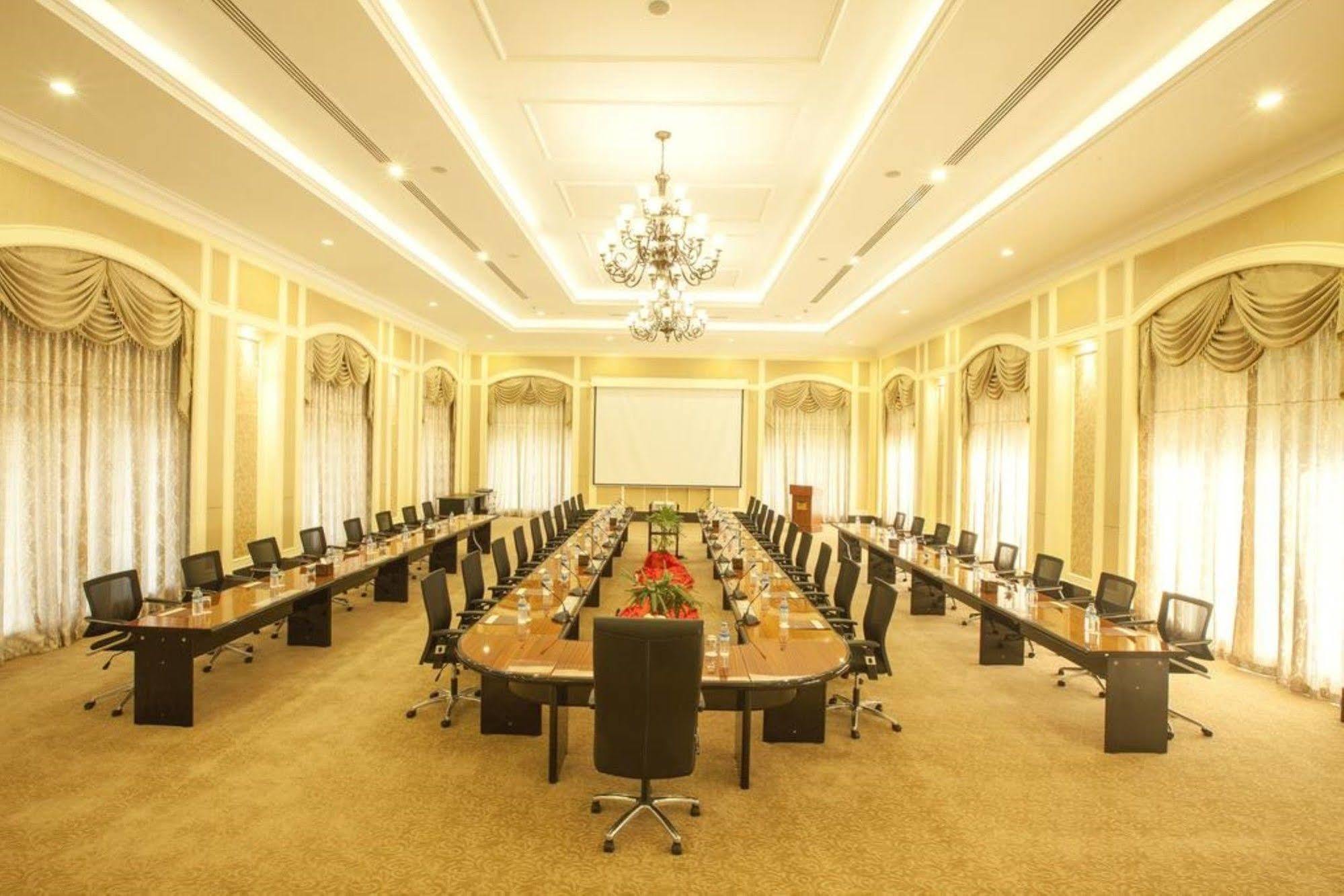 Grand Amara Отель Naypyidaw