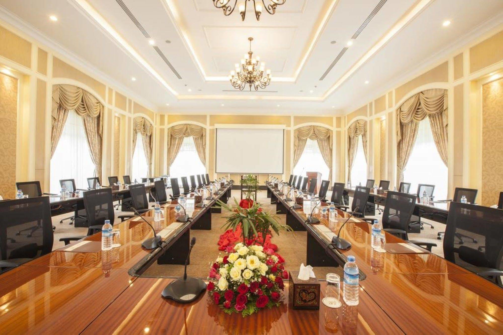 Grand Amara 5* Naypyidaw